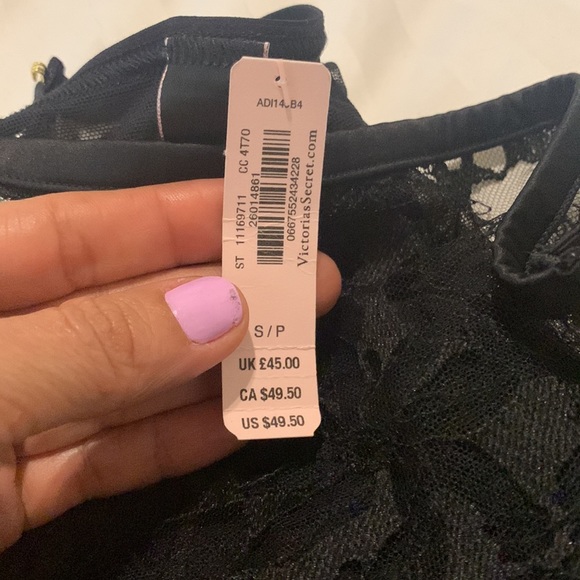 Victoria’s Secret - Picture 5 of 5